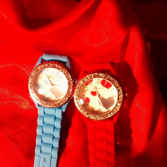 2 Floating Hearts Geneva Watches Red & Blue Silicone Straps 1 NWOT 1 Used - Picture 2 of 7